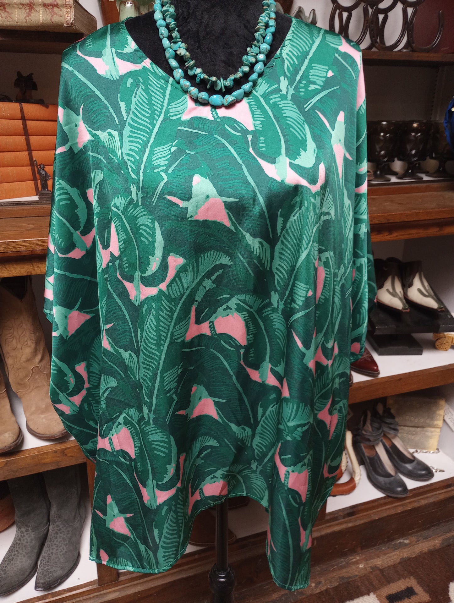 Judith March Pink & Palm Leafs Cover - Up