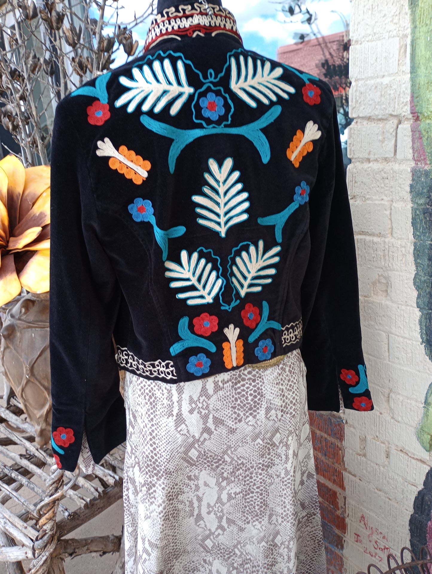 DD Ranchwear corduroy jacket with chain stitch embroidery work Sz XS