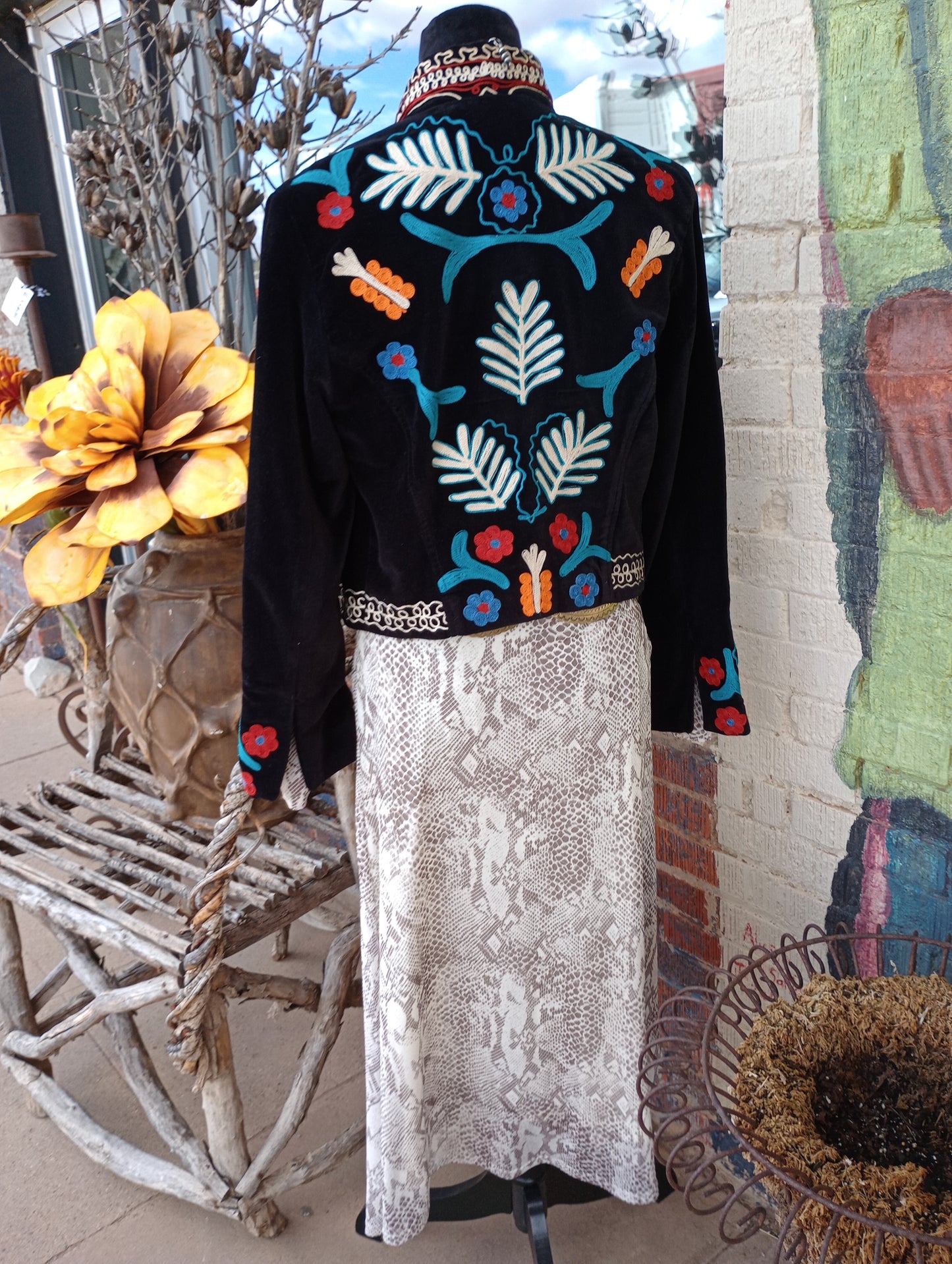 DD Ranchwear corduroy jacket with chain stitch embroidery work Sz XS