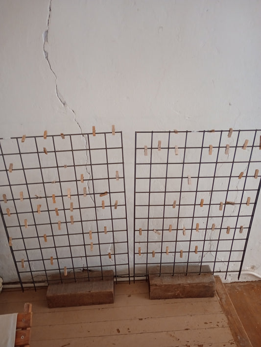 Pair of metal stands